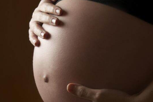 早孕后要做哪些产前检查？早孕后会有什么反应？
